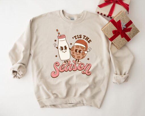 vintage christmas sweatshirt for women featuring retro xmas cookies design and comfortable crewneck style dmlnt