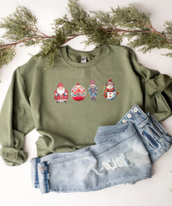 vintage christmas sweatshirt for women featuring santa and snowman designs comfortable holiday apparel for seasonal celebrations nbexv scaled