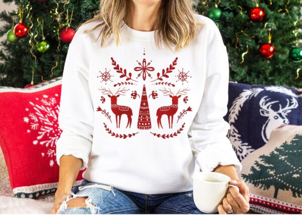 vintage christmas sweatshirt for women featuring scandinavian design and nordic folk art reindeer pattern 6ey94