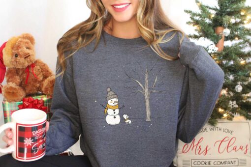 vintage christmas sweatshirt for women featuring snowman design comfortable crewneck style perfect for holiday celebrations 0pvqg