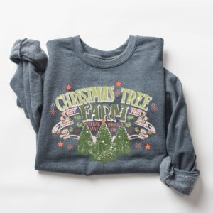 vintage christmas sweatshirt for women holiday crewneck with christmas tree farm design comfortable and stylish christmas top 4syih