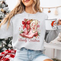 Vintage Christmas Sweatshirt for Women  Howdy Design with Country Girl Theme  Western Style Hoodie for Holiday Celebrations