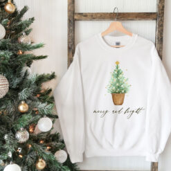 Vintage Christmas Sweatshirt for Women  Merry and Bright Crewneck  Winter Apparel with Festive Tree Design