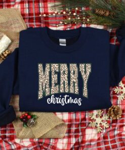 vintage christmas sweatshirt for women merry design family friendly holiday apparel 000vd scaled