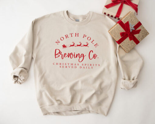 vintage christmas sweatshirt for women north pole brewing co crewneck holiday top for parties and festive gatherings lrr5c