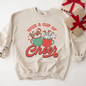 vintage christmas sweatshirt for women retro crewneck design comfortable fit perfect for holiday celebrations 0tnnt