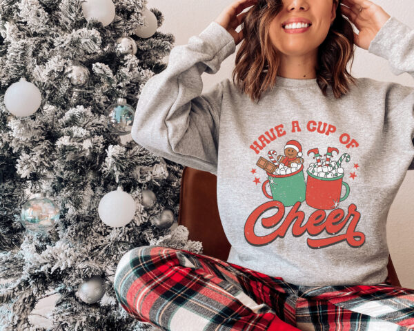 vintage christmas sweatshirt for women retro crewneck design comfortable fit perfect for holiday celebrations wvlmq