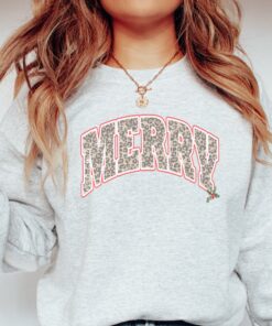 vintage christmas sweatshirt for women retro merry crewneck varsity style soft comfortable fabric ideal for holiday celebrations q8fpp