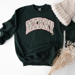 vintage christmas sweatshirt for women retro merry crewneck varsity style soft comfortable fabric ideal for holiday celebrations zj9jb