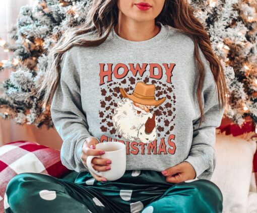 vintage christmas sweatshirt for women western style with cowgirl design perfect for country holiday gatherings and festive outfits