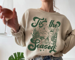 Vintage Christmas Sweatshirt for Women  Winter Crewneck with Fun Holiday Design  Comfortable and Stylish Xmas Top