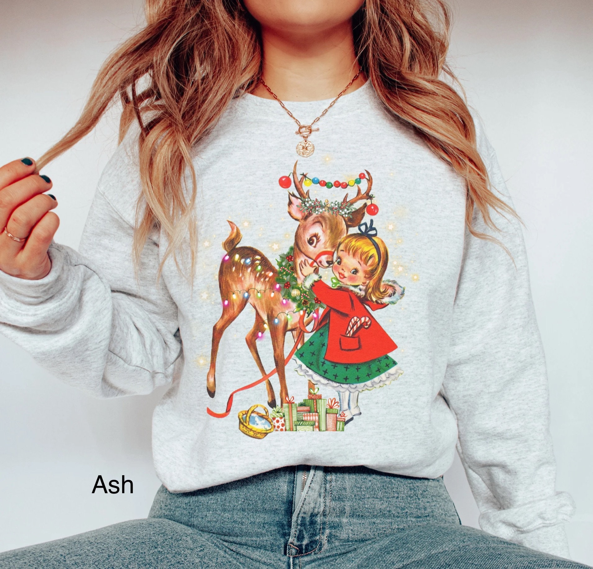 vintage christmas sweatshirt for women with 1950s reindeer design oversized retro holiday shirt for xmas parties and celebrations qi1bl