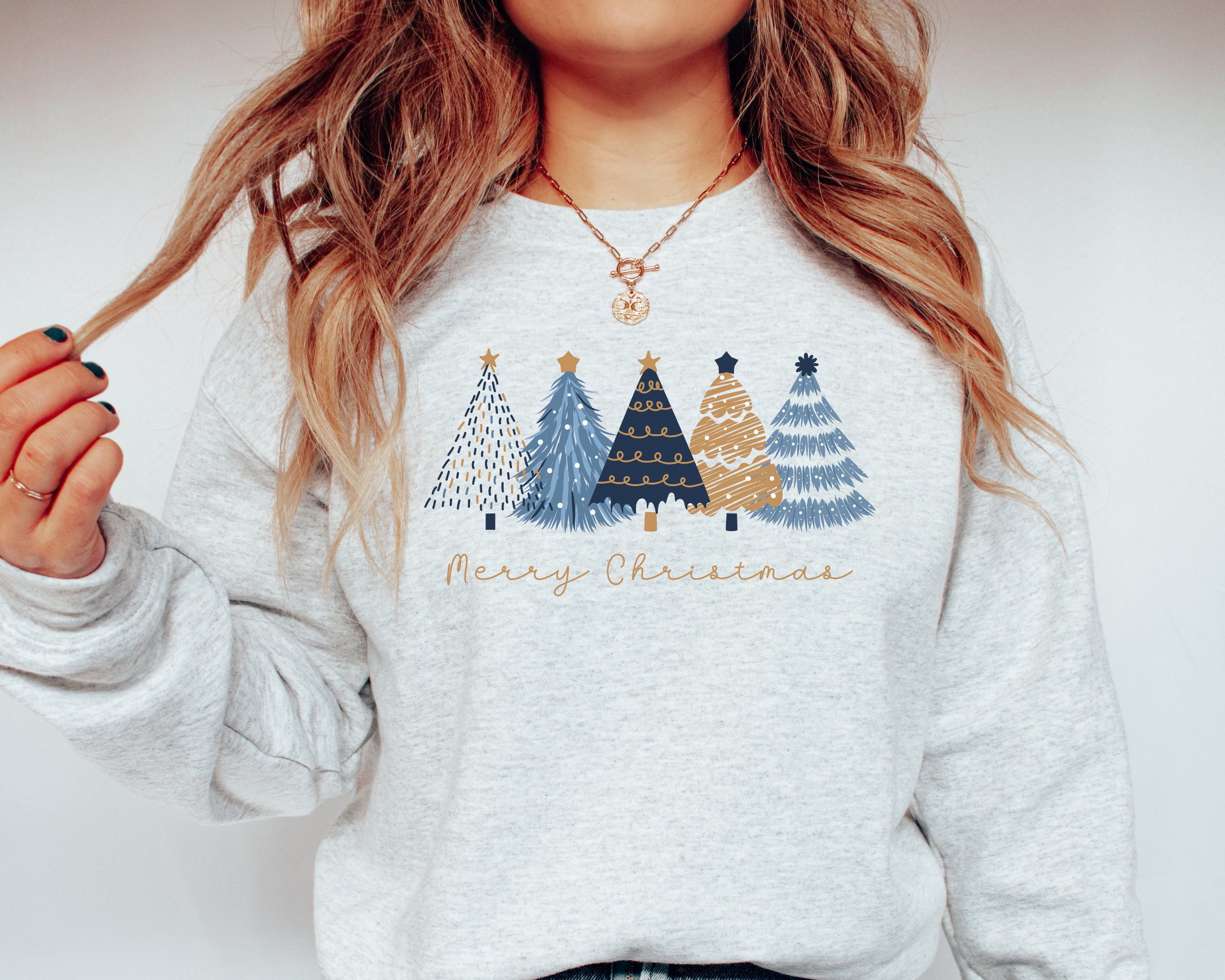 vintage christmas sweatshirt for women with blue christmas trees design comfortable crewneck for holiday outfits and work wear qnhck