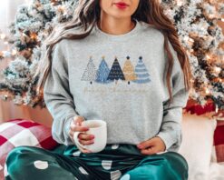 vintage christmas sweatshirt for women with blue christmas trees design comfortable crewneck for holiday outfits and work wear v5ggl