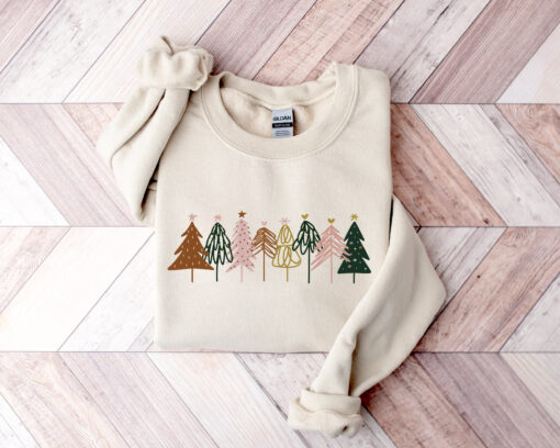 vintage christmas sweatshirt for women with boho tree design and minimalist style in comfortable crewneck fit jzwau