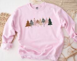 vintage christmas sweatshirt for women with boho tree design and minimalist style in comfortable crewneck fit vzn6h