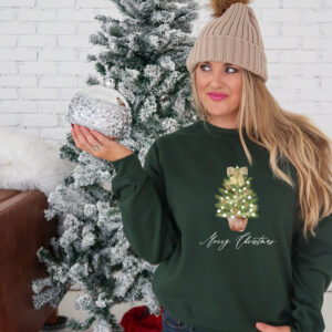 vintage christmas sweatshirt for women with christmas tree design and comfortable crewneck style for winter wear mqkrg