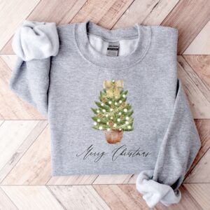 vintage christmas sweatshirt for women with christmas tree design and comfortable crewneck style for winter wear sve0u