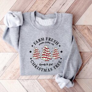 vintage christmas sweatshirt for women with farm fresh christmas tree design and cake graphic on comfortable crewneck style o2ltd scaled