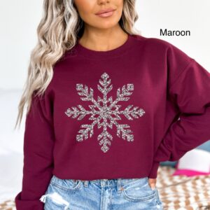 vintage christmas sweatshirt for women with faux glitter silver snowflake design ideal for winter and holiday celebrations fuawf