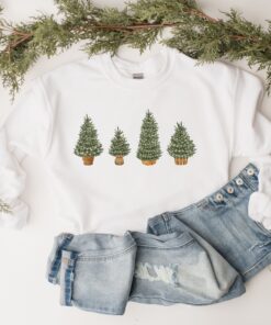 vintage christmas sweatshirt for women with festive tree design in classic crewneck style ideal for winter celebrations and holiday gatherings 9zyvs scaled