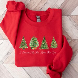 vintage christmas sweatshirt for women with fun tree design and comfortable crewneck style for winter wear 6xv7y