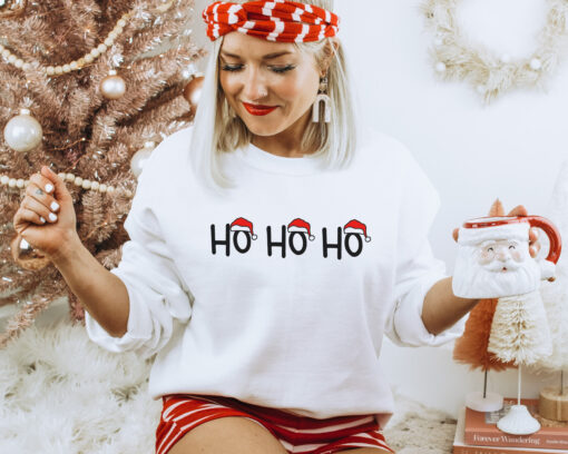 vintage christmas sweatshirt for women with ho ho ho design and comfortable crewneck style 0idsb