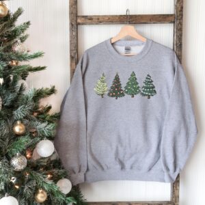 vintage christmas sweatshirt for women with holiday tree design and comfortable crewneck style for winter wear n2nj2