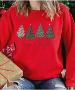 vintage christmas sweatshirt for women with holiday tree design and winter crewneck style bg2xd