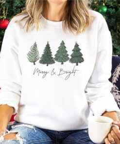 vintage christmas sweatshirt for women with holiday tree design and winter crewneck style qijmz