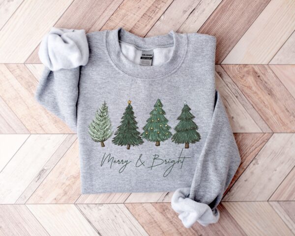 vintage christmas sweatshirt for women with holiday tree design and winter crewneck style vppdc