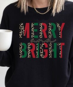 vintage christmas sweatshirt for women with leopard print design and marry and bright theme c6mo7