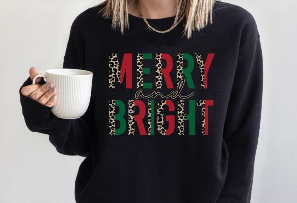 vintage christmas sweatshirt for women with leopard print design and marry and bright theme c6mo7