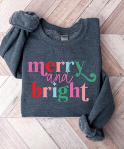 vintage christmas sweatshirt for women with merry and bright design ideal for family gatherings and holiday celebrations iekvk