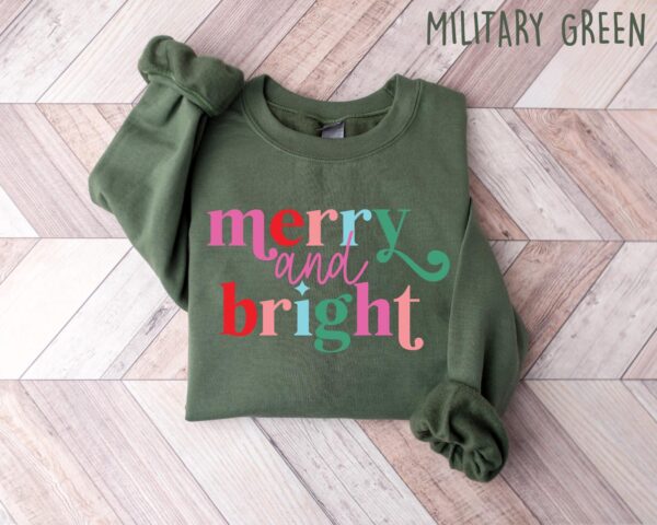 vintage christmas sweatshirt for women with merry and bright design ideal for family gatherings and holiday celebrations t33cr