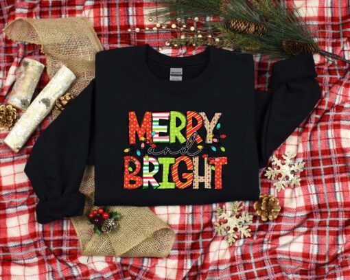 vintage christmas sweatshirt for women with merry bright light design ideal for family gatherings and holiday celebrations 5ctoc scaled