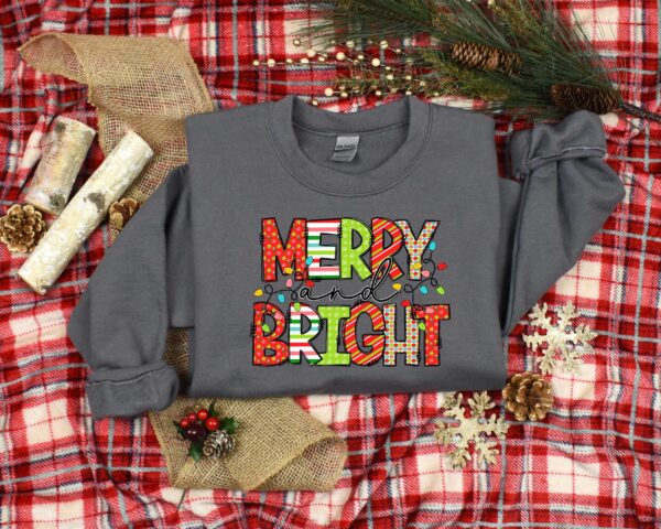 vintage christmas sweatshirt for women with merry bright light design ideal for family gatherings and holiday celebrations 5s9ig scaled