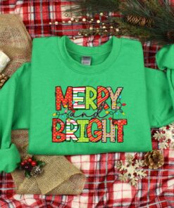 vintage christmas sweatshirt for women with merry bright light design ideal for family gatherings and holiday celebrations kh6rd scaled