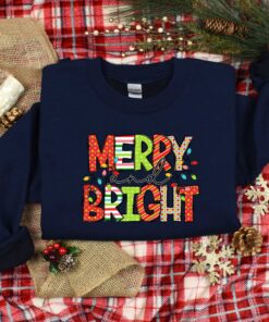 vintage christmas sweatshirt for women with merry bright light design ideal for family gatherings and holiday celebrations kn2us scaled