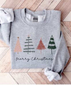 vintage christmas sweatshirt for women with merry christmas tree design and cute holiday theme 6sa2o