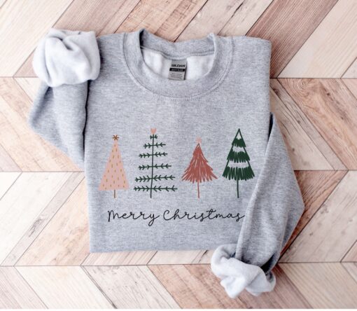 vintage christmas sweatshirt for women with merry christmas tree design and cute holiday theme 6sa2o