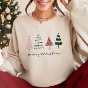 vintage christmas sweatshirt for women with merry christmas tree design and cute holiday theme s3fpr