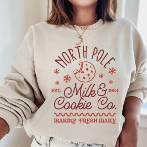 vintage christmas sweatshirt for women with milk and cookies design comfortable crewneck for holiday baking and festive celebrations iwbnn