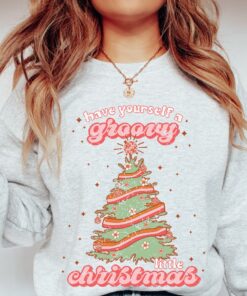 vintage christmas sweatshirt for women with retro design and crewneck style 93u1r