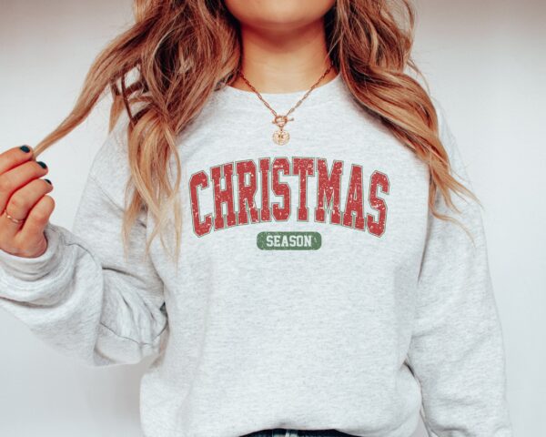 vintage christmas sweatshirt for women with retro varsity style for holiday celebrations and festive gatherings 4zpyw