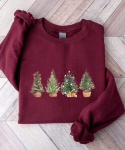 vintage christmas sweatshirt for women with rustic tree design and comfortable crewneck style for winter wear rqt8g scaled