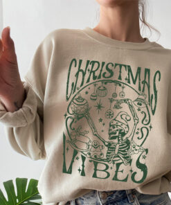 vintage christmas sweatshirt for women with skeleton design and crewneck style 99gmt