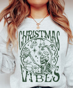 vintage christmas sweatshirt for women with skeleton design and crewneck style lkr3e