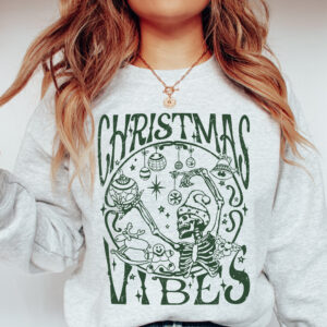 vintage christmas sweatshirt for women with skeleton design and crewneck style lkr3e