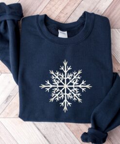 vintage christmas sweatshirt for women with snowflake design and merry bright theme plus size crewneck epdlt